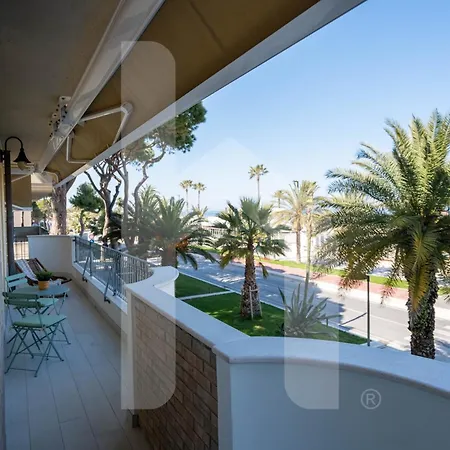 Homiday - Olimpo Fronte Mare Luxury * Roseto Degli Abruzzi