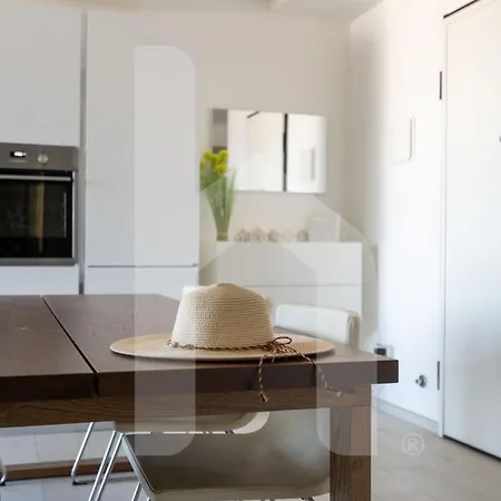 Homiday - Olimpo Fronte Mare Luxury Apartment Roseto Degli Abruzzi