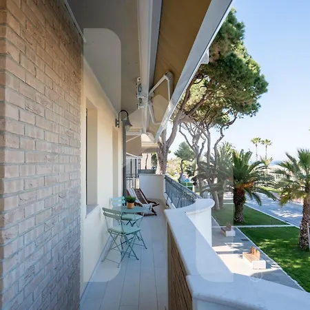 Homiday - Olimpo Fronte Mare Luxury * Roseto Degli Abruzzi